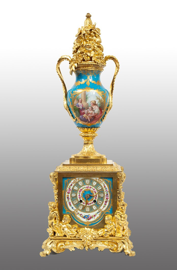 Orologio antico Napoleone III in bronzo dorato finemente cesellato e porcellana di Sevres
