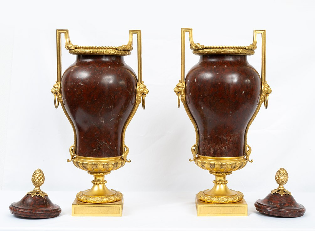 Coppia di vasi Napoleone III in marmo rosso griotte con innesti di elementi in bronzo 19sec.-photo-3