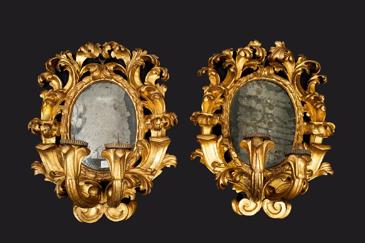 Coppia di Specchiere/Ventoline in legno dorato e intagliato 17secolo.