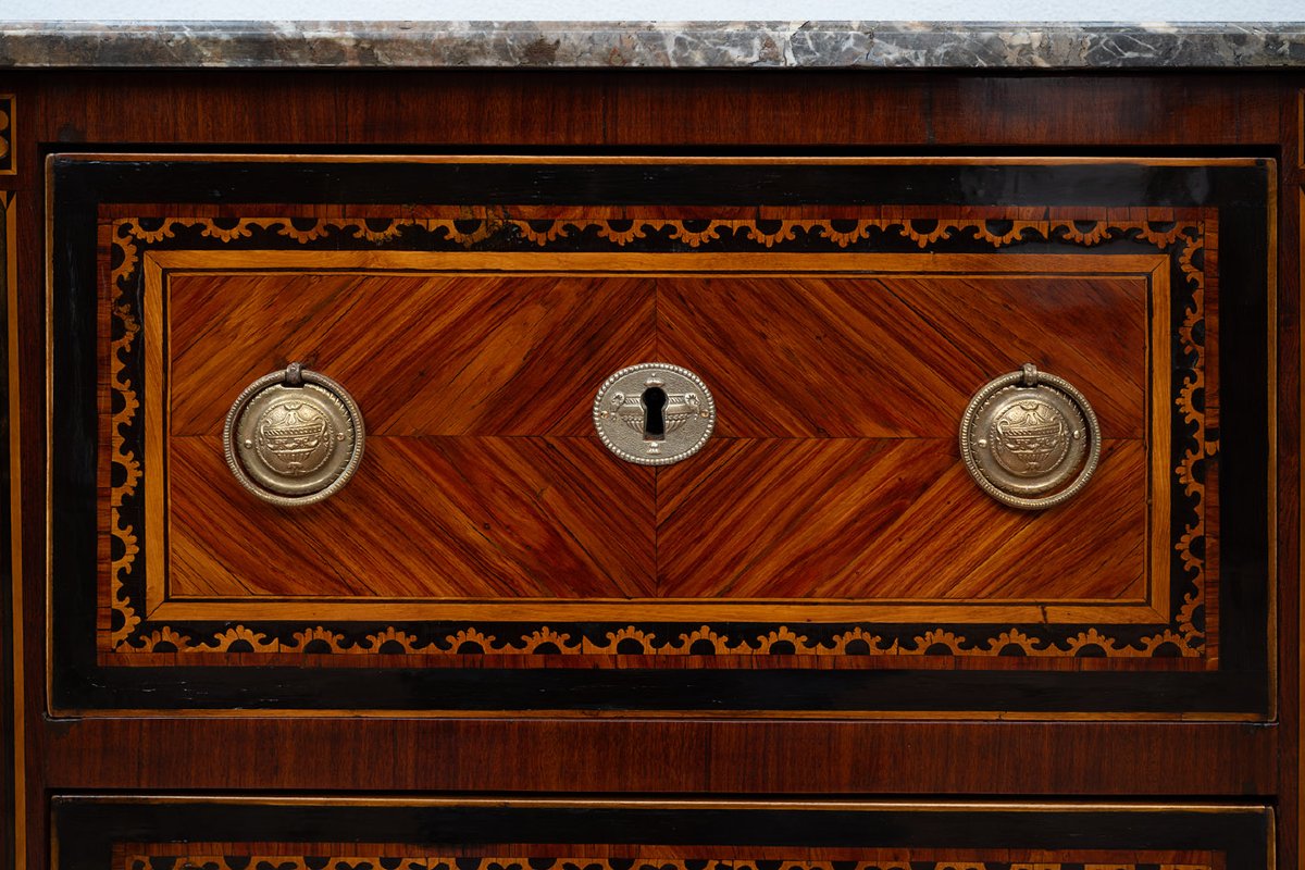 Comodino antico Luigi XVI Napoletano in legni esotici pregiati con piano in marmo. -photo-1