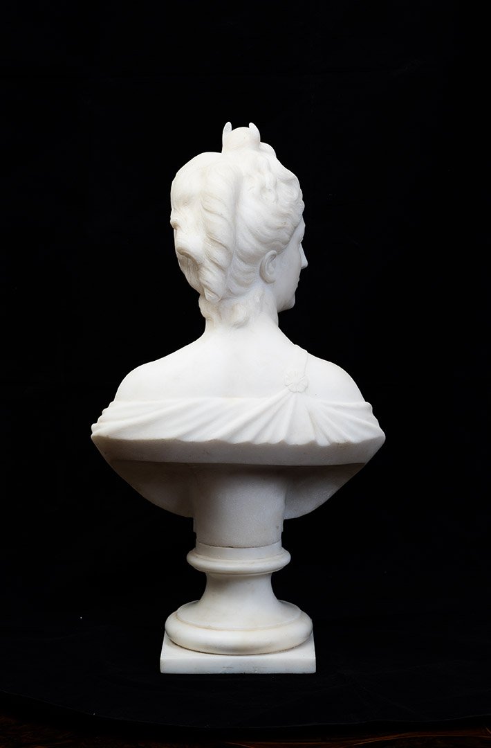 Scultura antica Neoclassica in marmo bianco statuario raffigurante Diana Cacciatrice 19secolo-photo-3