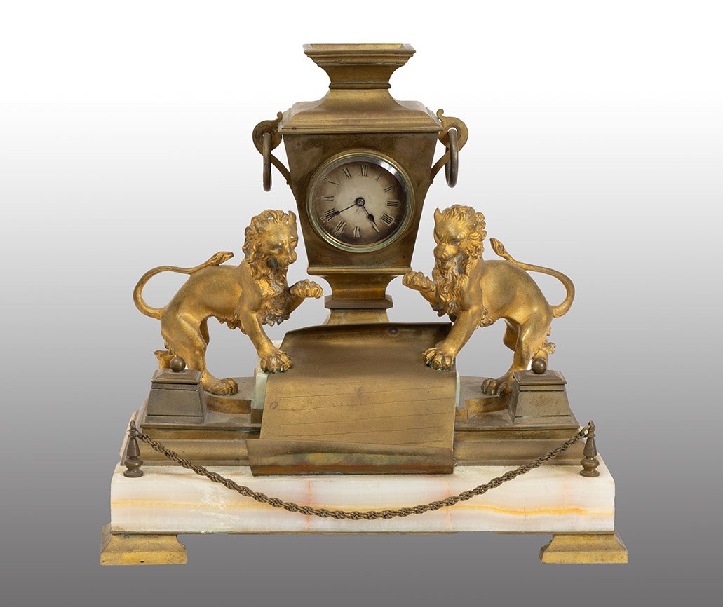 Calamaio antico con orologio integato realizzato in bronzo dorato e onice 19secolo