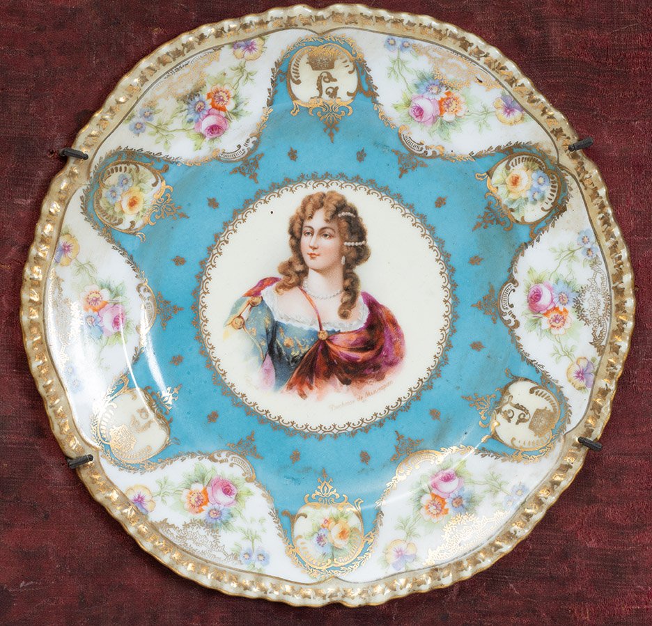 Coppia di piatti antichi da parata in porcellana policroma di Sevres 19secolo-photo-3