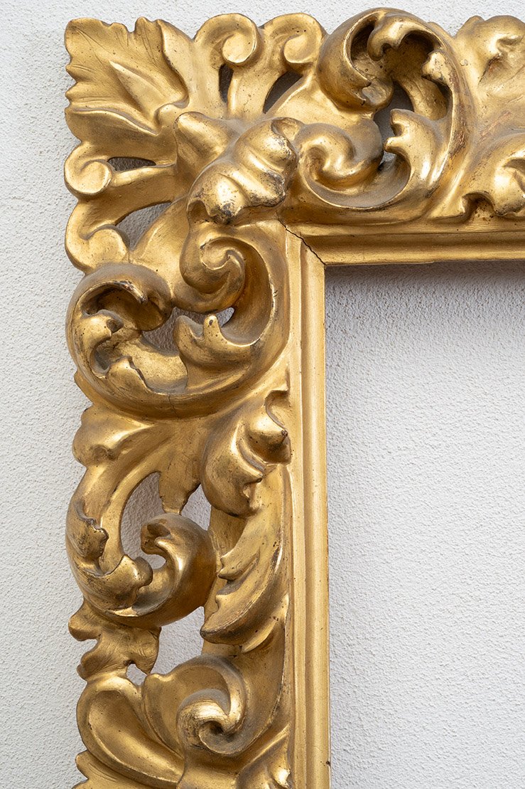 Cornice antica in legno dorato e intagliato di provenienza fiorentina 19secolo-photo-3