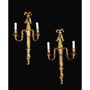 Coppia di applique antichi Napoleone III in bronzo dorato finemente cesellato. Francia XIX sec