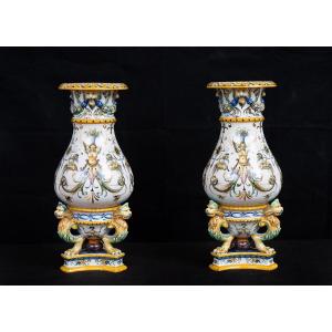 Coppia di vasi antichi in maiolica smaltata firmati Ginori appartenente alla seconda metà 19sec