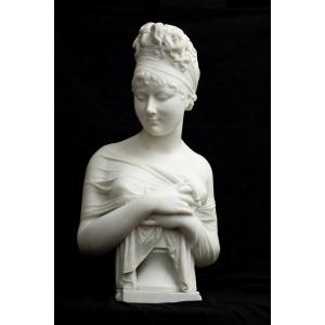 Scultura antica in marmo bianco statuario raffigurante Madame Recamier. Francia XIX secolo.