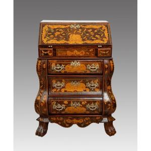 Ribalta antica olandese in legni esotici pregiati appartenente agli inizi del XIX secolo.