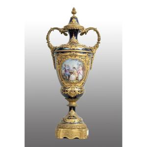 Vaso antico Napoleone III in porcellana policroma di Sevres 19secolo.