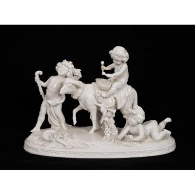 Sculpture Ancienne En Porcelaine De Capodimonte Du Début Du 20ème Siècle.