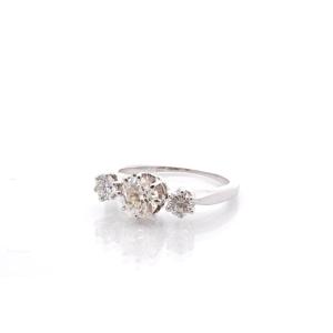 Vintage Three Diamond Ring