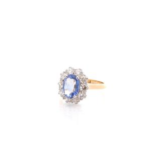 1.97cts Sapphire And Diamonds Ring