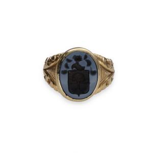Antique Signet Ring In Yellow Gold Decorated With A Nicolo Agate.