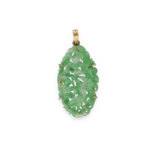  Jade And Gold Pendant Necklace