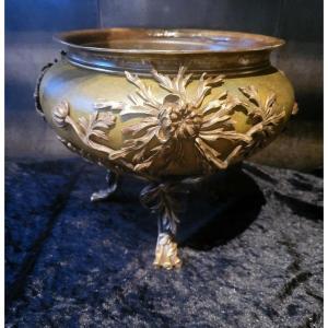 Important Planter Decorated With Thistles In Bronze From The Art Nouveau Period 