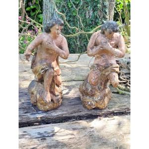 Pair Of Angels In Gilded And Polychrome Carved Wood. Period: Late 17th - Early 18th Century.
