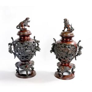 Large Pair Of Openwork Bronze Covered Vases With Brown Patina - Japan, 19th Century