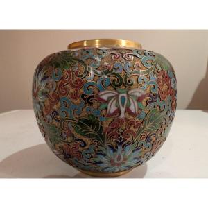 Chinese Qing Dynasty Cloisonné Vase