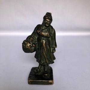 Bronze Of A Quimper Woman At The Market, Illegible Signature - Brittany 