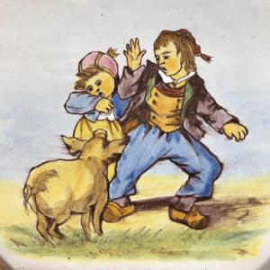 Box Decorated With Locmaria Children Frightened By A Pig - Manuf. Porquier Beau - Brittany