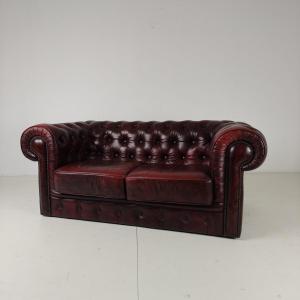 Red Chesterfield 2-seater Sofa – Oxblood Leather