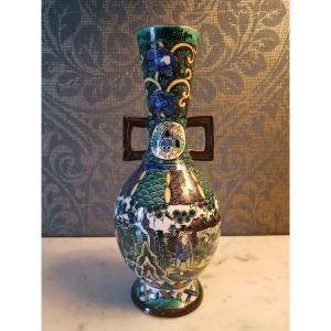 Kutani Vase Japan. Meiji- Period. 19th. 