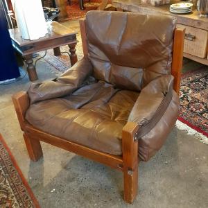 Pierre Chapo S15 Armchair, 1960s Model In Leather And Elm Wood 