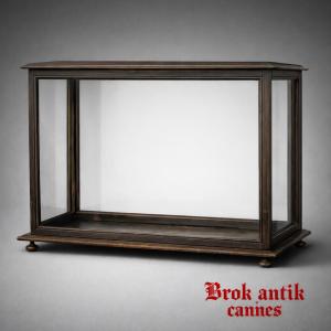 Presentation Showcase - Glass And Wood - France - XIX