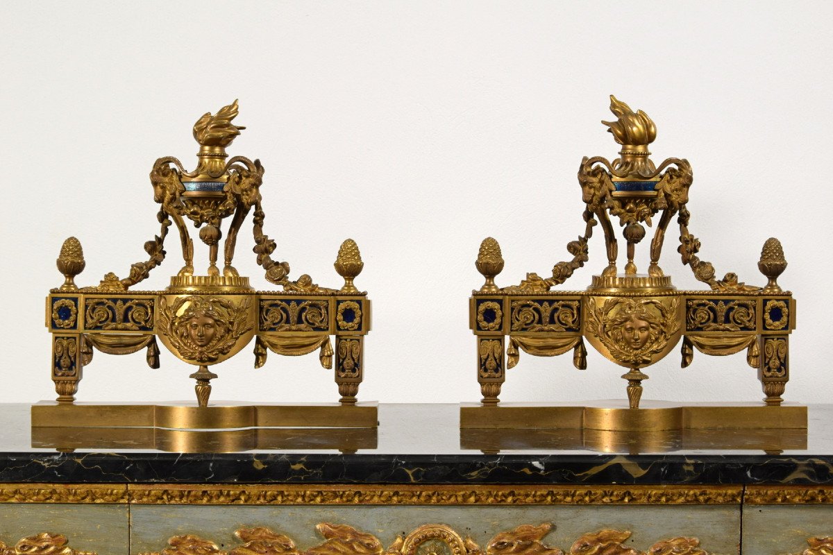 Coppia di alari da camino in bronzo dorato, Francia, primi anni del XIX secolo