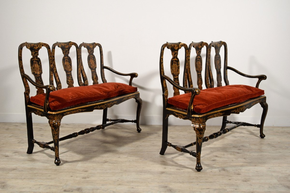Coppia di divanetti in legno di noce intagliato e laccato a cineseria, Venezia, XVIII secolo-photo-4