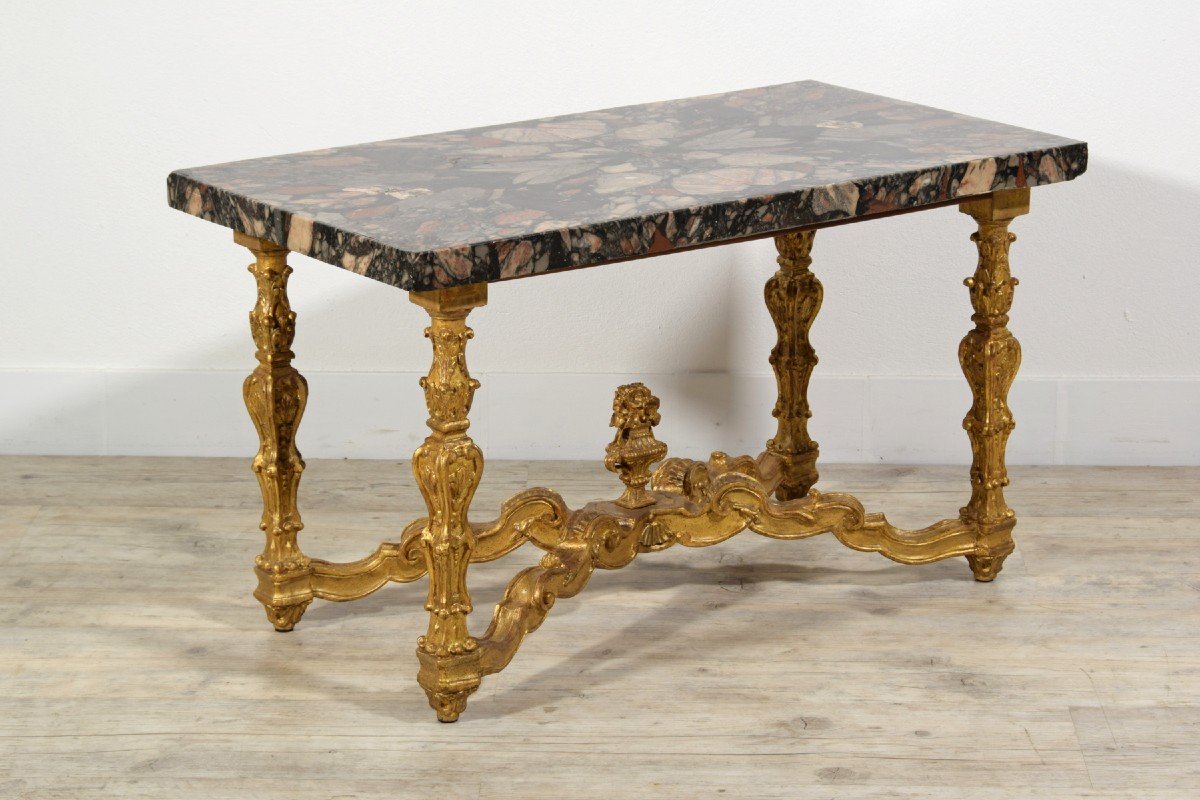 Coffee table  con piano in marmo africano del XVIII secolo, base in legno dorato, Italia