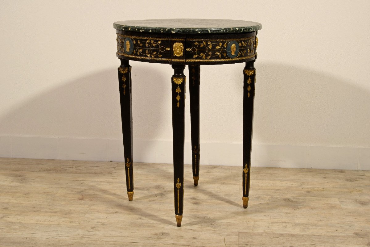 Tavolino neoclassico in legno intagliato, laccato e dorato, Toscana, Italia, fine XVIII secolo-photo-3