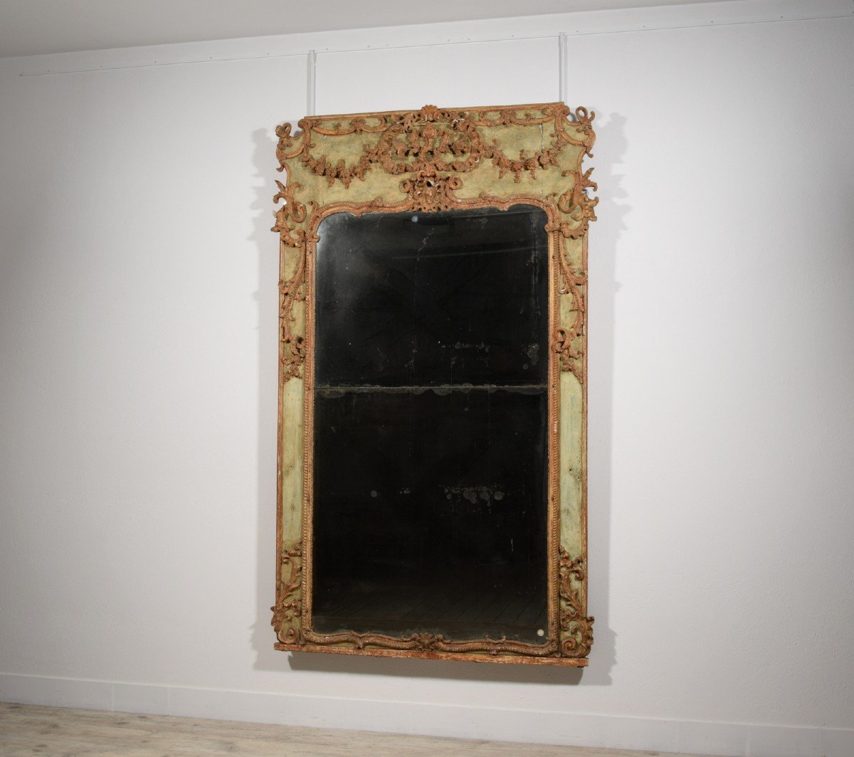 Grande specchiera in legno e pastiglia laccata, Italia, XVIII secolo-photo-2