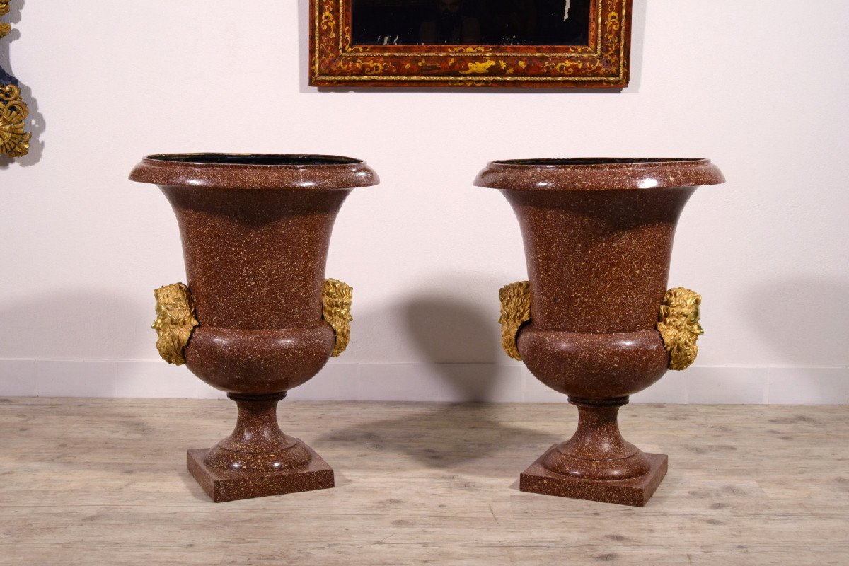 Coppia di vasi in bronzo laccati a finto porfido, Roma, primi XX secolo, stile Neoclassico-photo-2