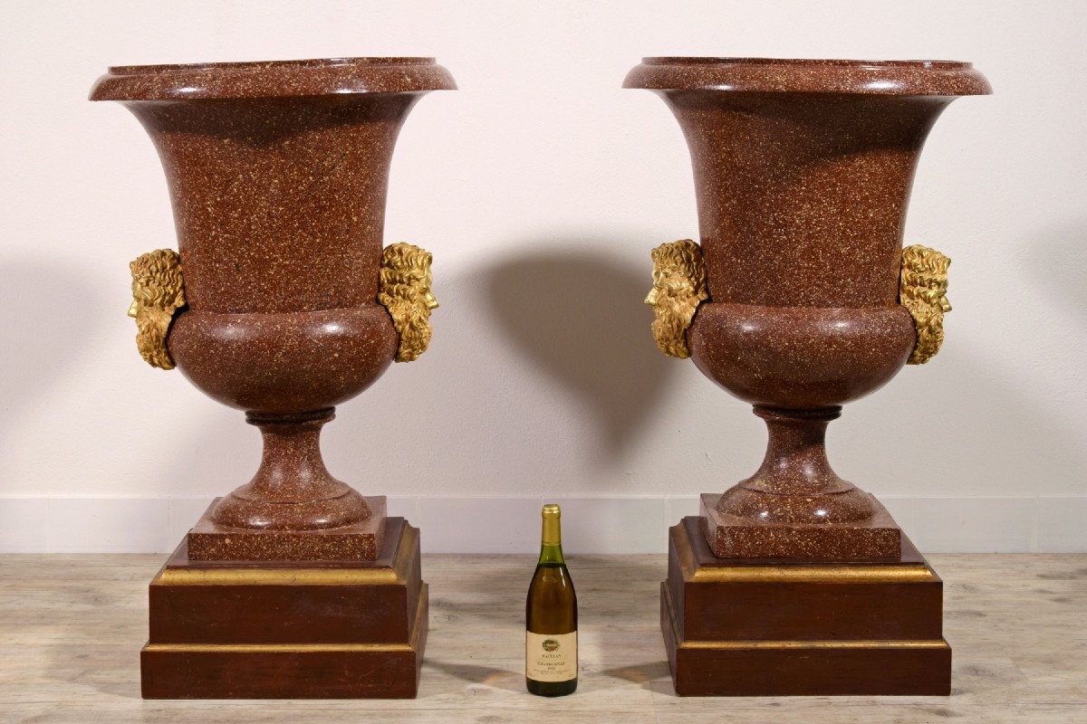 Coppia di vasi in bronzo laccati a finto porfido, Roma, primi XX secolo, stile Neoclassico-photo-1