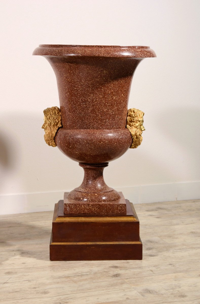 Coppia di vasi in bronzo laccati a finto porfido, Roma, primi XX secolo, stile Neoclassico-photo-2