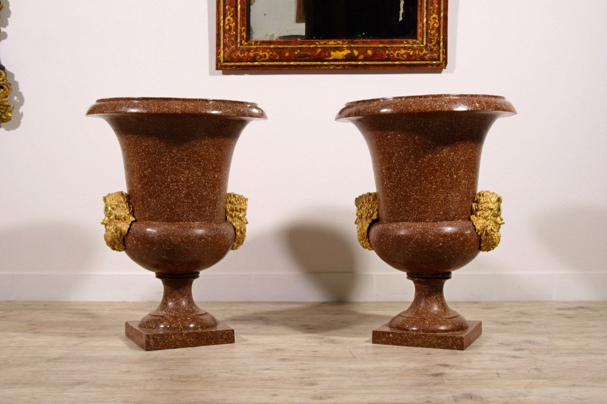 Coppia di vasi in bronzo laccati a finto porfido, Roma, primi XX secolo, stile Neoclassico-photo-5