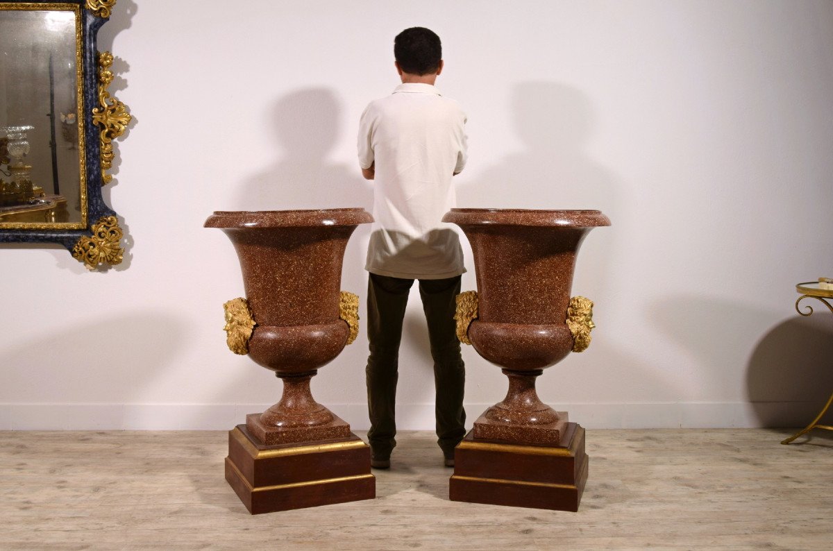 Coppia di vasi in bronzo laccati a finto porfido, Roma, primi XX secolo, stile Neoclassico-photo-7