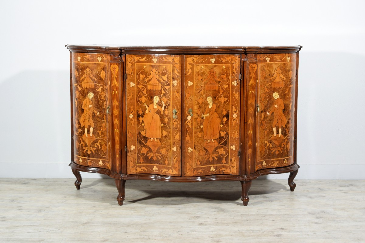 Credenza in legno intarsiata, Italia, XIX secolo stile luigi XV