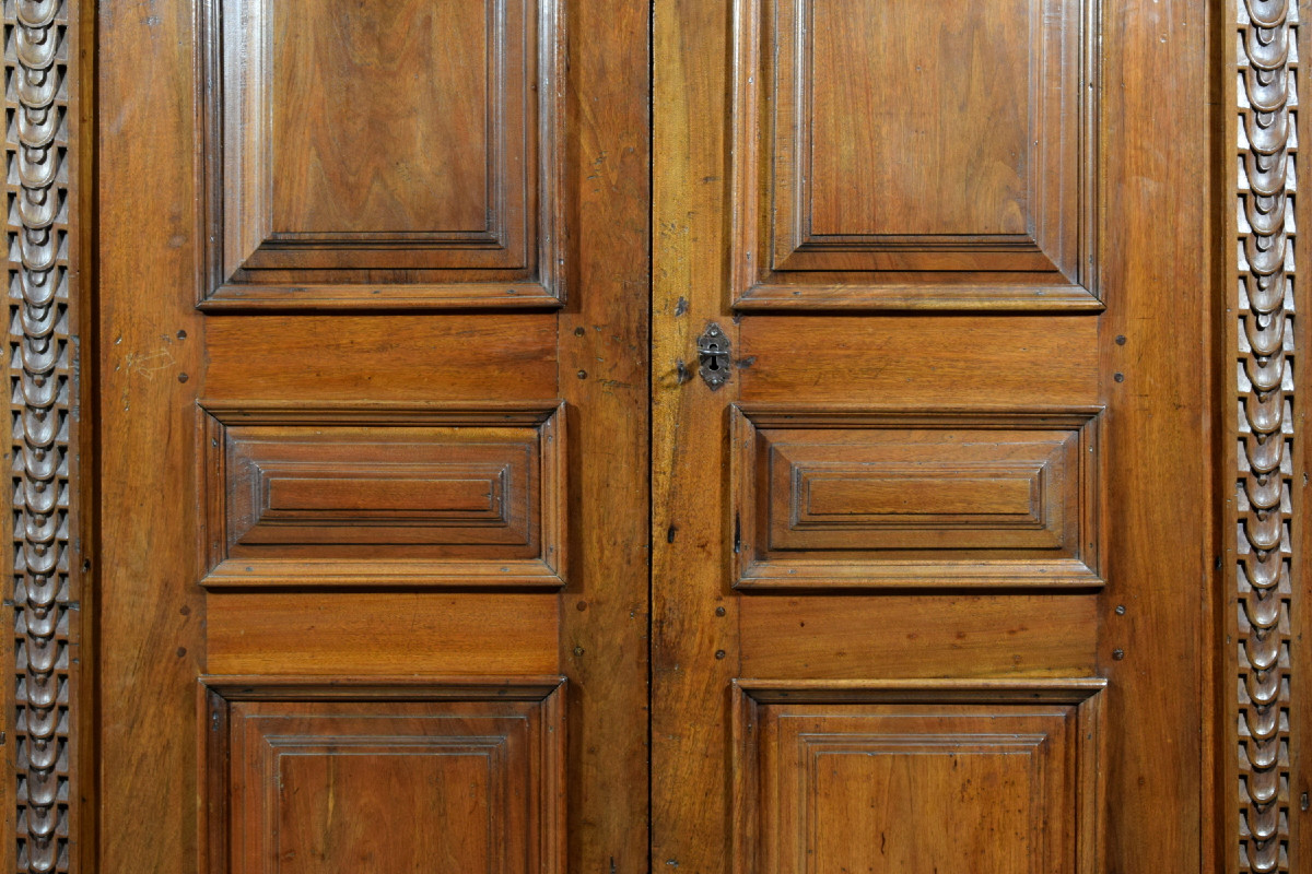 Armadio in legno di noce massello scolpito, Toscana, XVII secolo-photo-7