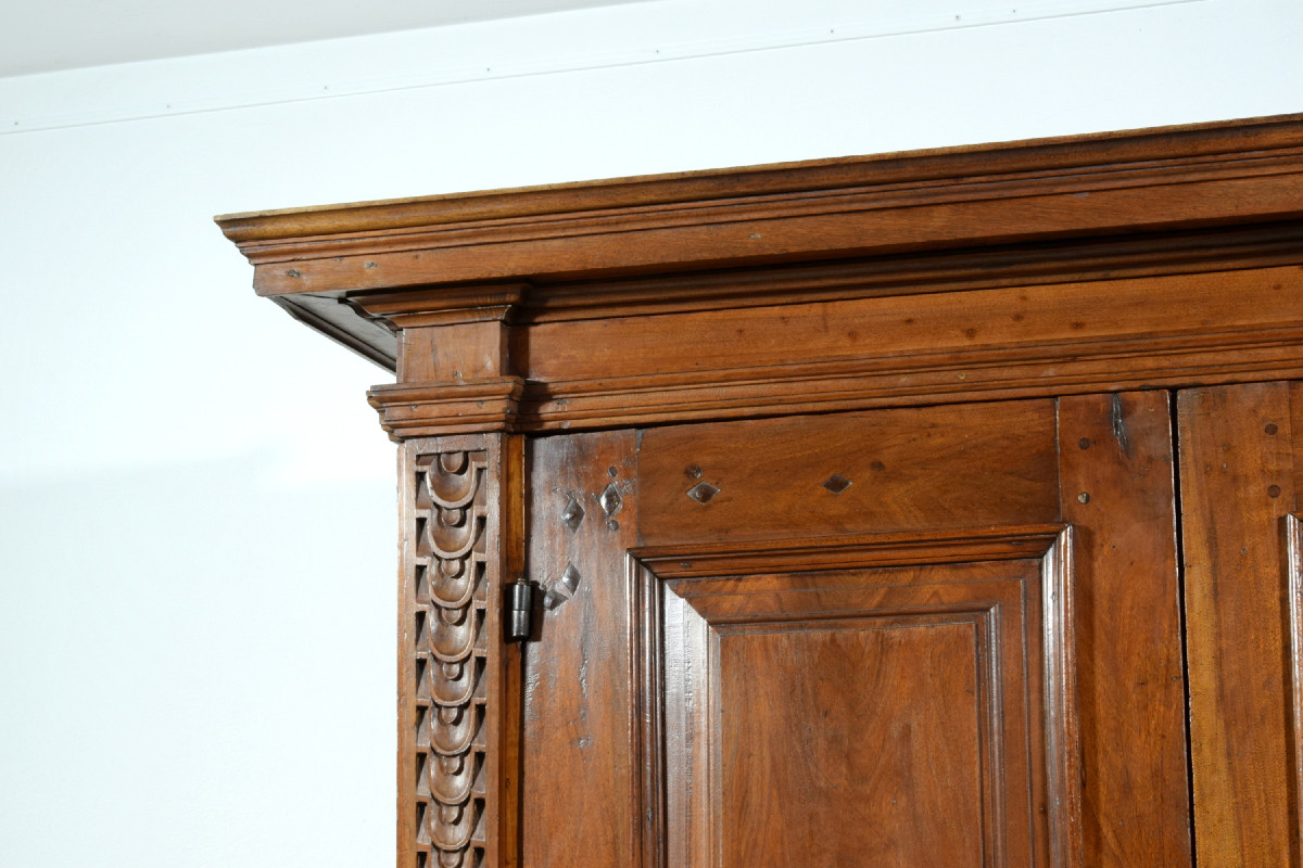 Armadio in legno di noce massello scolpito, Toscana, XVII secolo-photo-8