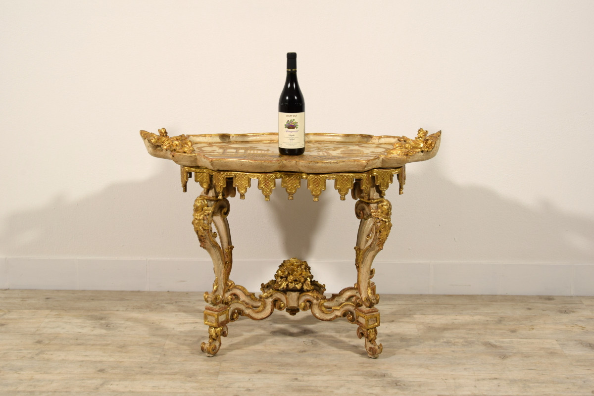 Tavolino a vassoio da centro laccato e dorato,  Torino, epoca barocca, XVIII secolo-photo-1