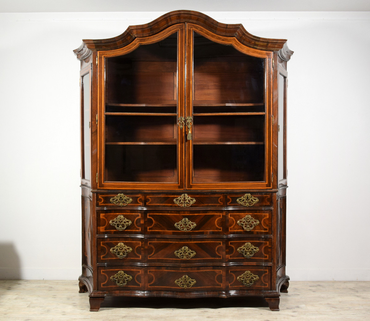 Trumeau in legno lastronato e intarsiato, Genova, XVIII secolo