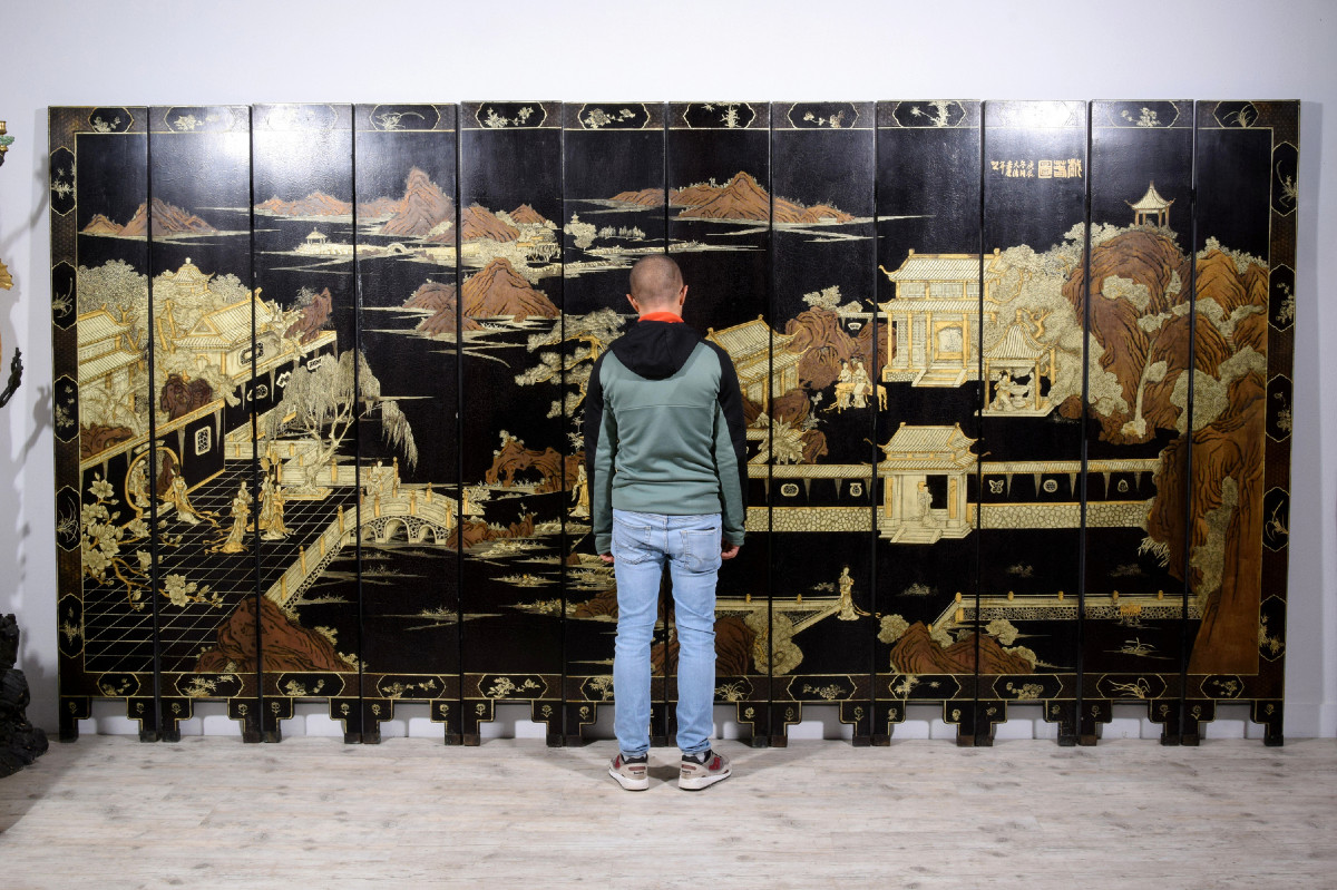 Paravento cinese a dodici ante in legno laccato nero e decorato in oro, Cina, XIX secolo-photo-4