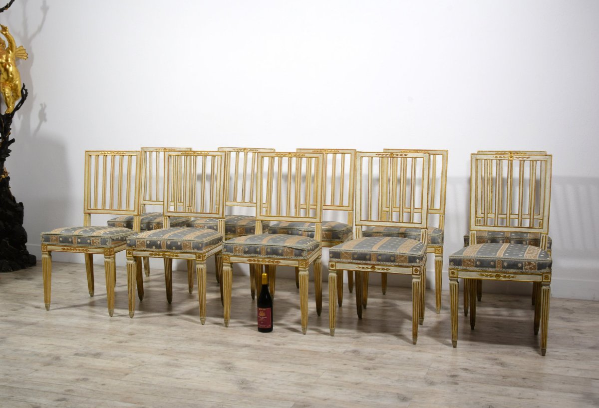 Serie di dieci sedie neoclassiche in legno laccato e dorato, Toscana, fine XVIII secolo-photo-1