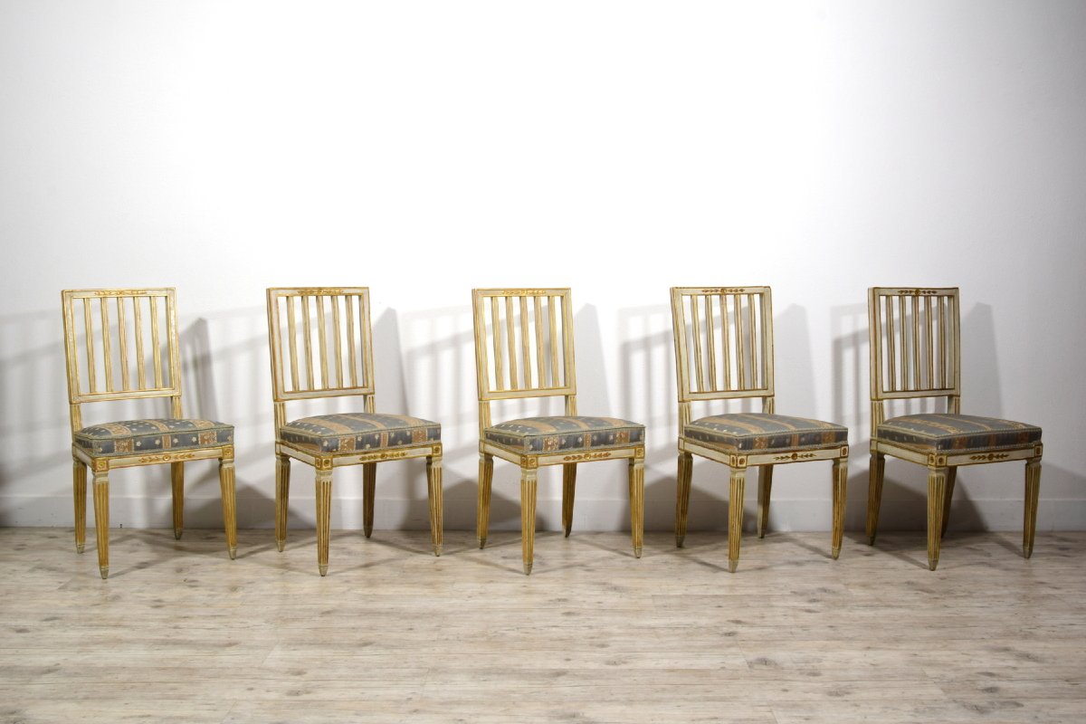 Serie di dieci sedie neoclassiche in legno laccato e dorato, Toscana, fine XVIII secolo-photo-4