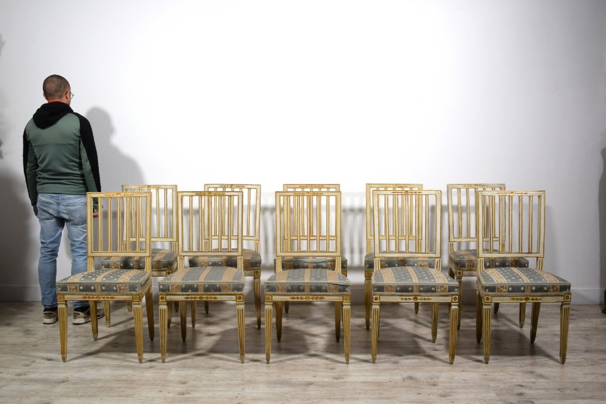 Serie di dieci sedie neoclassiche in legno laccato e dorato, Toscana, fine XVIII secolo-photo-6