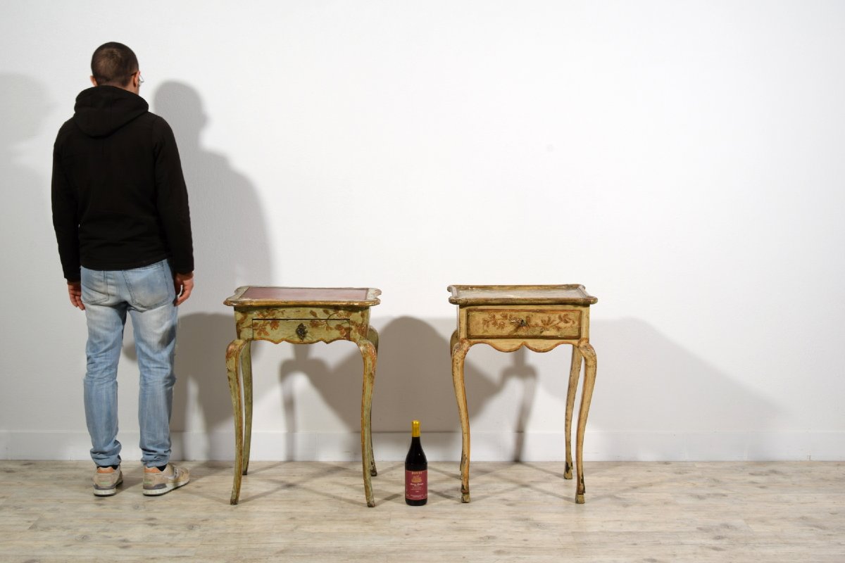 Due eleganti e rari tavolini barocchetto in legno scolpito e laccato, Piemonte, XVIII secolo-photo-6