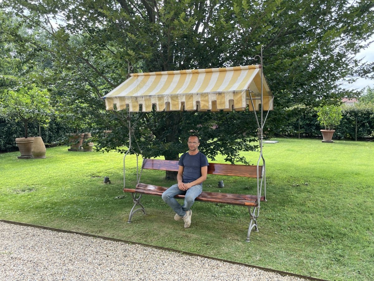 Antica panca da giardino in legno e ferro battuto con tettoia in stoffa, Italia, XIX secolo-photo-1