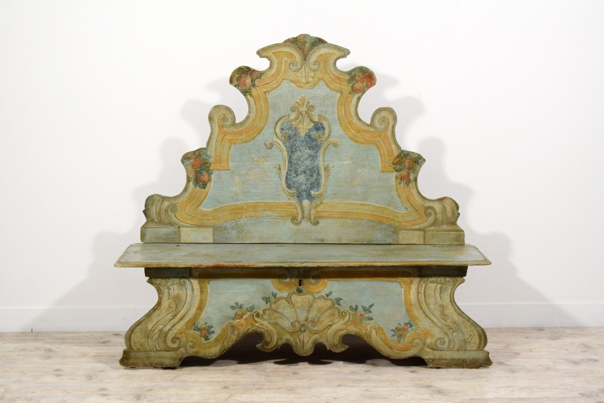 Panca in legno laccato, Veneto, prima metà del XVIII secolo